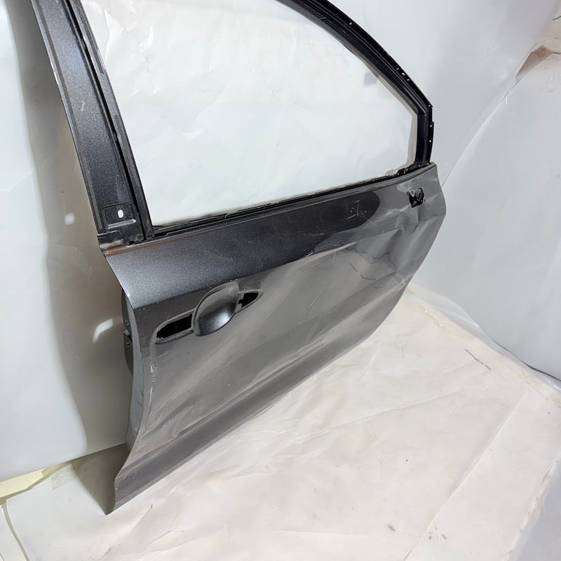 Toyota Corolla Sağ Ön Kapı 20-24 En Uygun Oto Parça