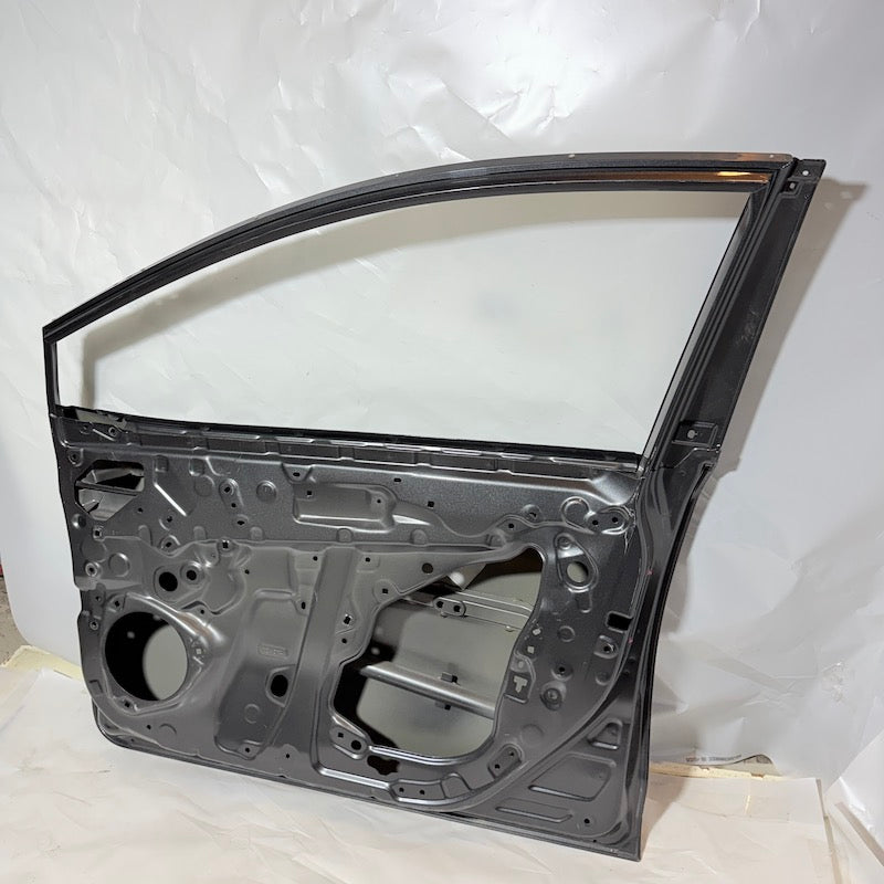 Toyota Corolla Sağ Ön Kapı 20-24 En Uygun Oto Parça