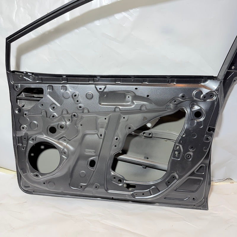 Toyota Corolla Sağ Ön Kapı 20-24 En Uygun Oto Parça