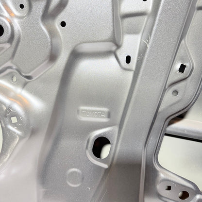 Toyota Corolla Sağ Ön Kapı 20-24 En Uygun Oto Parça