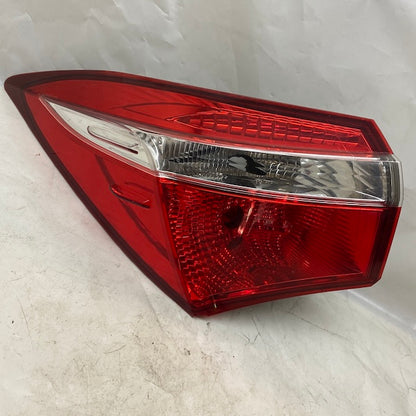 Toyota Corolla Sol Stop Lambası 81560-02760-00 En Uygun Oto Parça