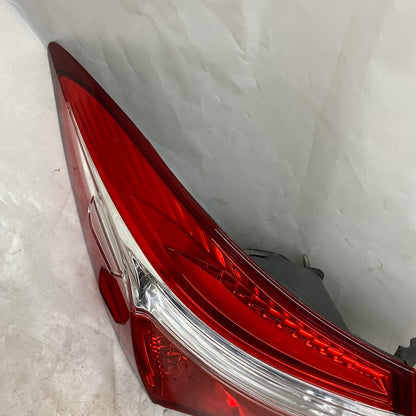 Toyota Corolla Sol Stop Lambası 81560-02760-00 En Uygun Oto Parça