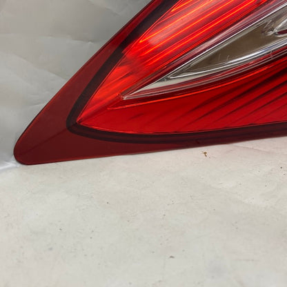 Toyota Corolla Sol Stop Lambası 81560-02760-00 En Uygun Oto Parça