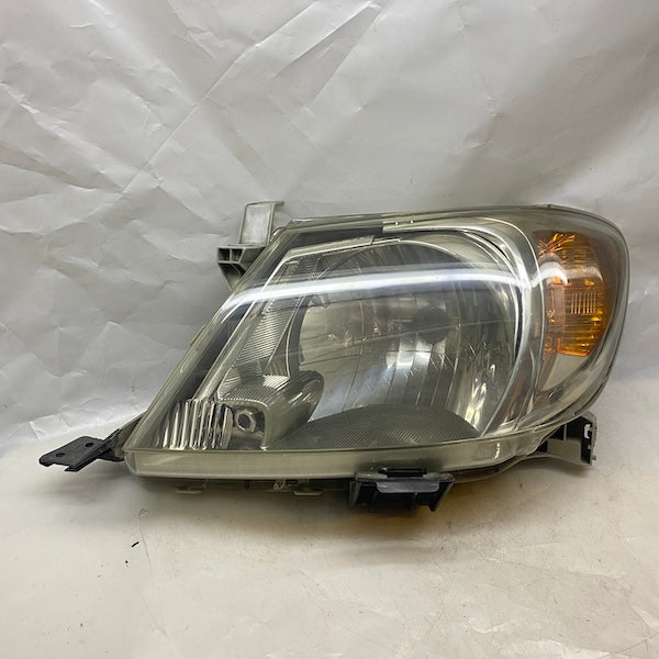 Toyota Hilux Sol Far 81106-0K010 Motorlu En Uygun Oto Parça