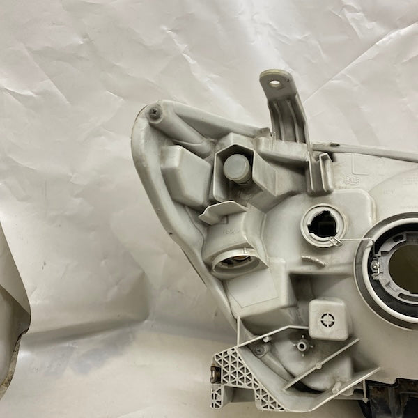 Toyota Hilux Sol Far 81106-0K010 Motorlu En Uygun Oto Parça