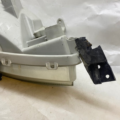 Toyota Hilux Sol Far 81106-0K010 Motorlu En Uygun Oto Parça