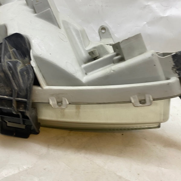 Toyota Hilux Sol Far 81106-0K010 Motorlu En Uygun Oto Parça