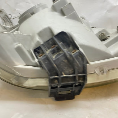 Toyota Hilux Sol Far 81106-0K010 Motorlu En Uygun Oto Parça