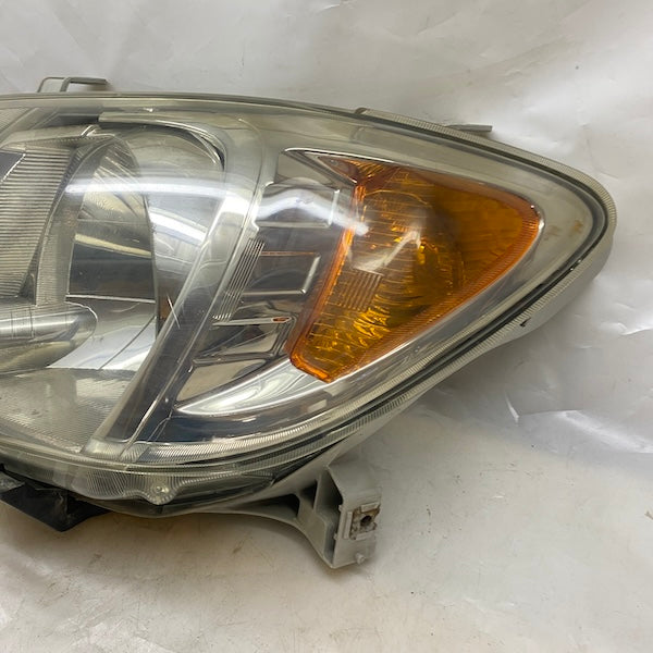 Toyota Hilux Sol Far 81106-0K010 Motorlu En Uygun Oto Parça