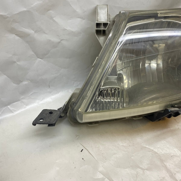 Toyota Hilux Sol Far 81106-0K010 Motorlu En Uygun Oto Parça