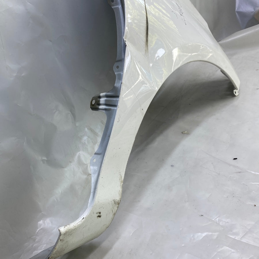 2012-2016 Toyota Yaris için ön sağ çamurluk – orijinal ve hasarsız