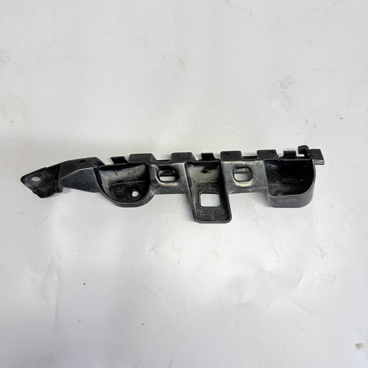Volkswagen Passat B7 On Tampon Braketi Sag 3AA807184