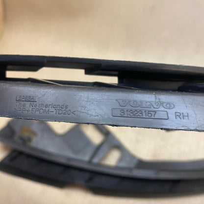 VOLVO C30 Far Tutucu Braket 31323157/31323156