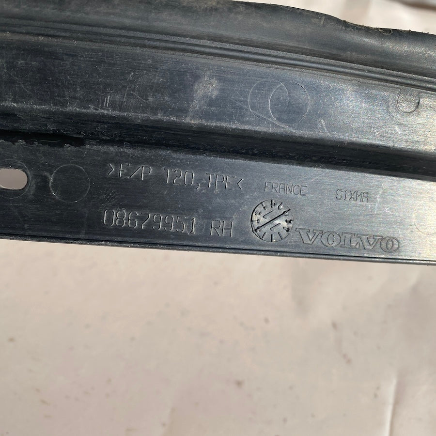 VOLVO C30 Kapı Contası 08679951