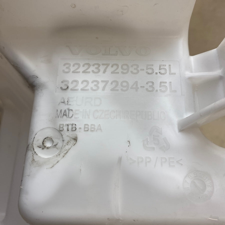 VOLVO C40/XC40 Silecek Su Deposu 32237293/32237294