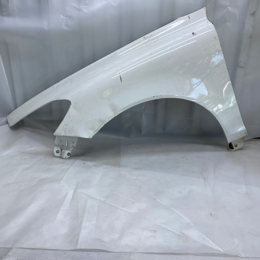 VOLVO C70 Ön Sol Çamurluk Orijinal Çıkma 2011-2015