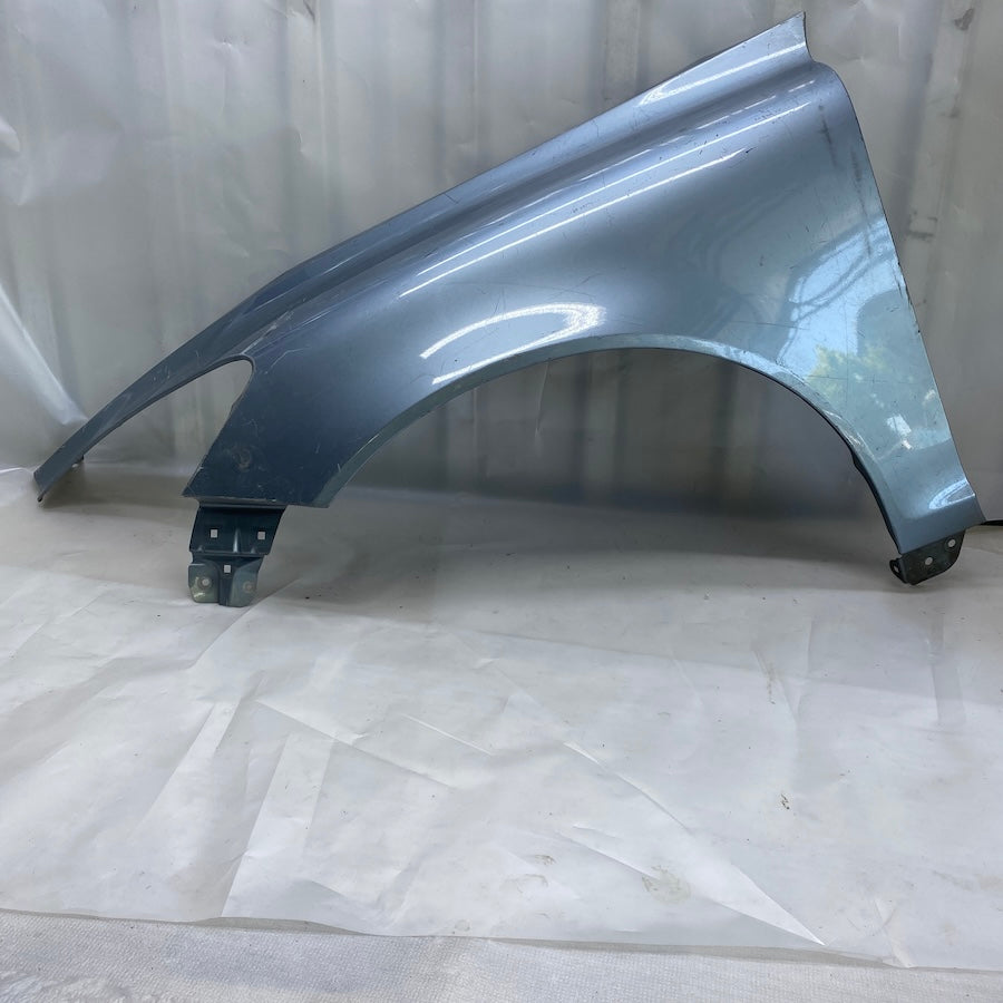 VOLVO C70 Ön Sol Çamurluk Orijinal Çıkma 2011-2015