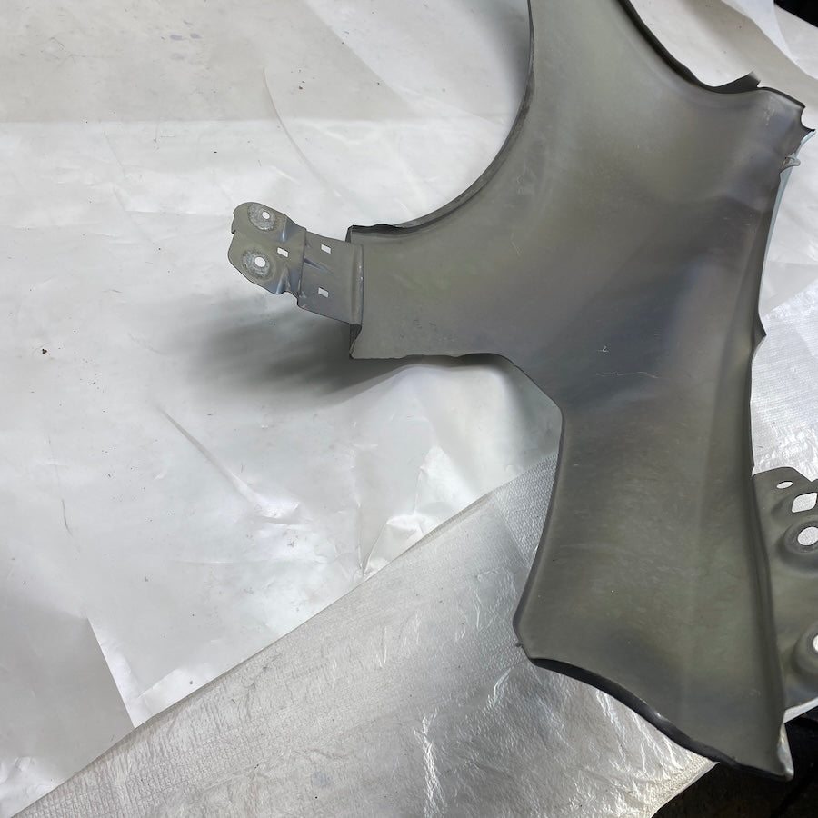 VOLVO C70 Ön Sol Çamurluk Orijinal Çıkma 2011-2015