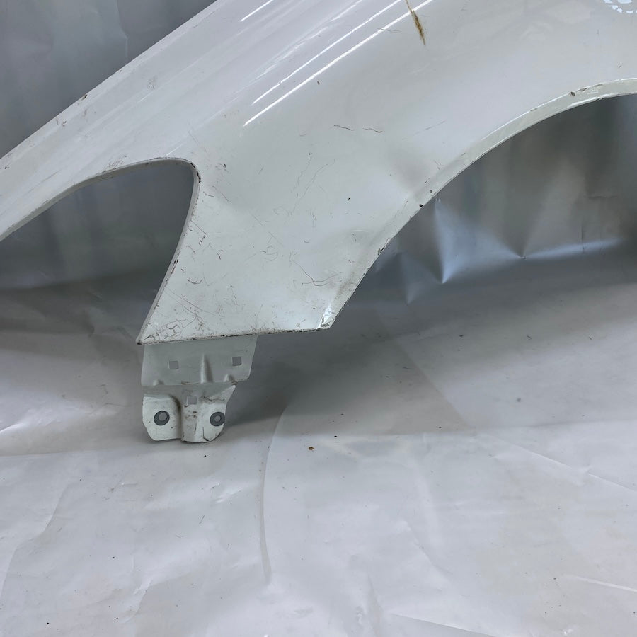 VOLVO C70 Ön Sol Çamurluk Orijinal Çıkma 2011-2015