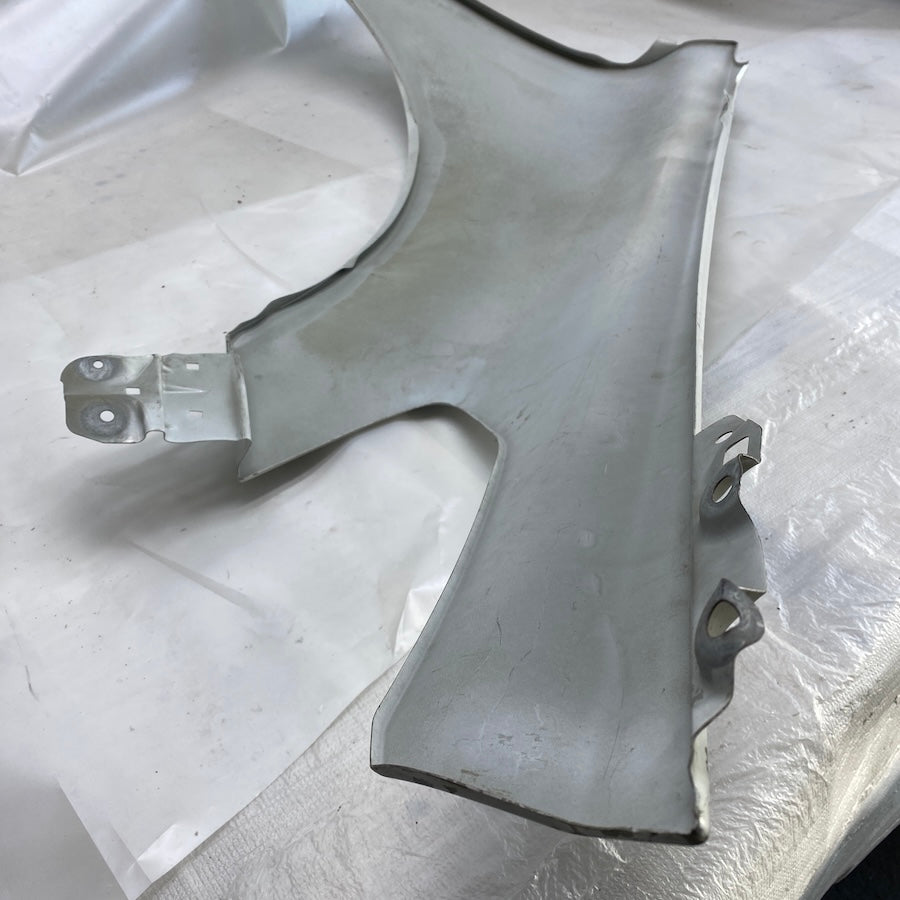 VOLVO C70 Ön Sol Çamurluk Orijinal Çıkma 2011-2015