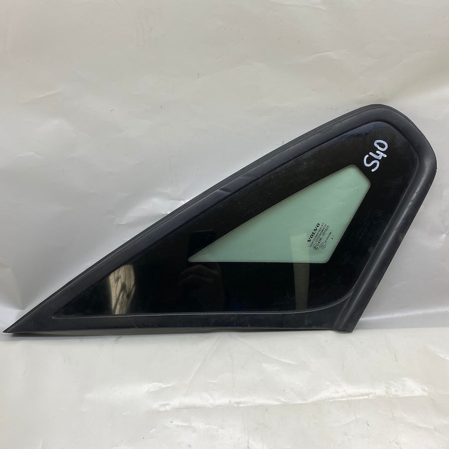 VOLVO S40 Arka Sol Kelebek Camı 43R-001025