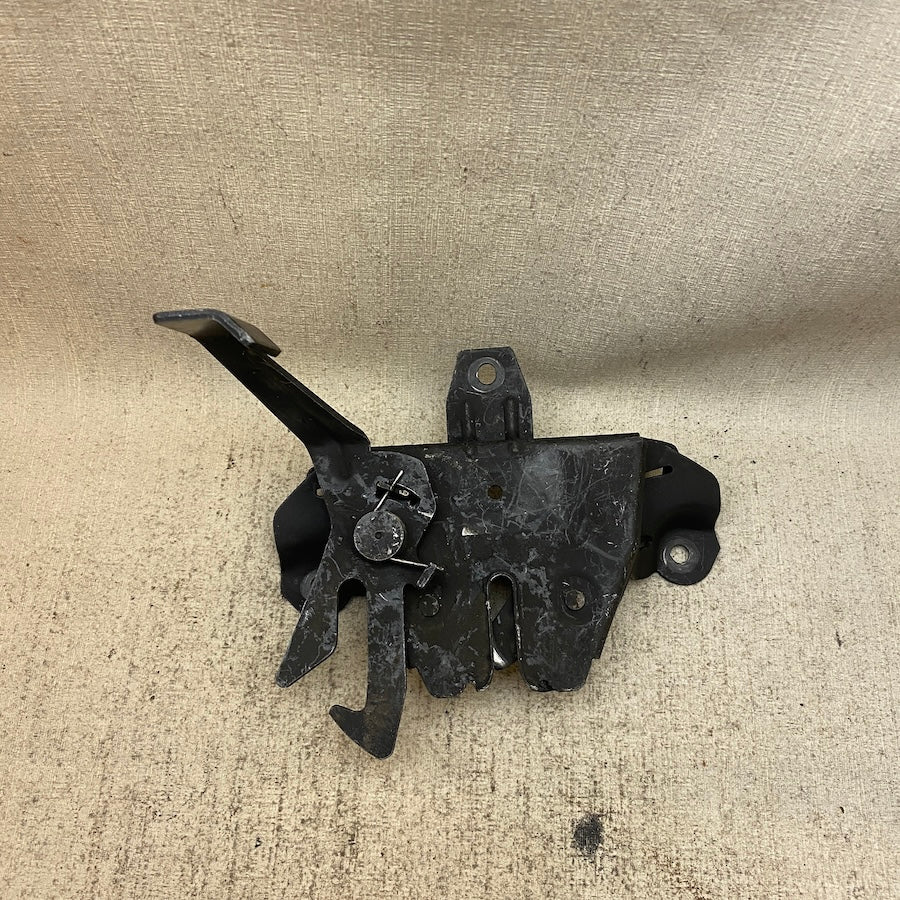 VOLVO S40/V40 Kaput Kilidi 30850806