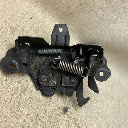 VOLVO S40/V40 Kaput Kilidi 30850806