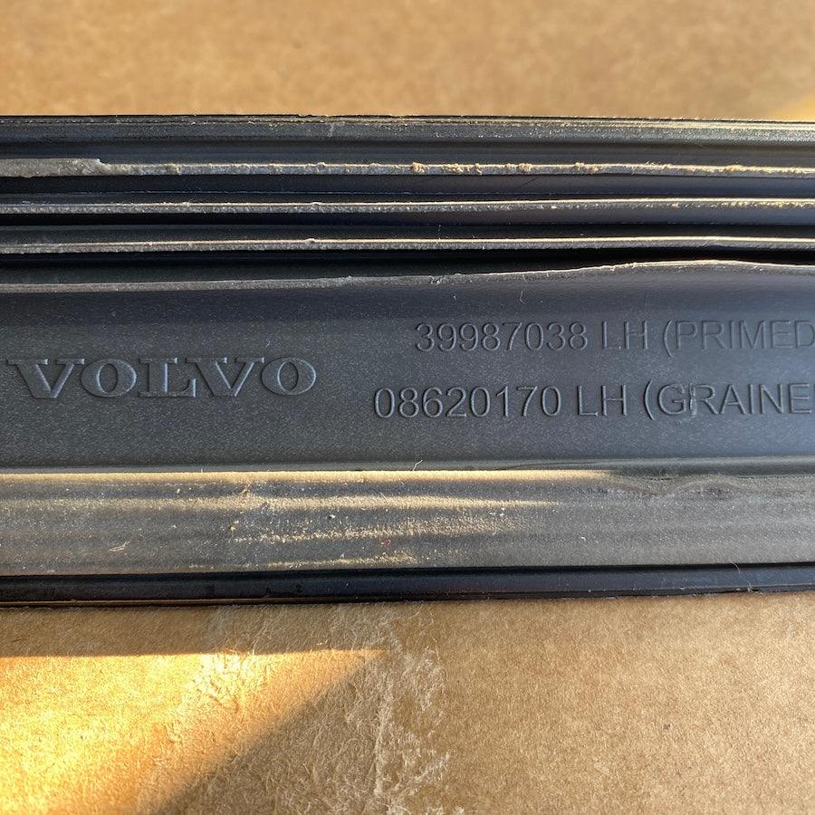 VOLVO S40/V50 Kapı Çıtası 39987036/39987038