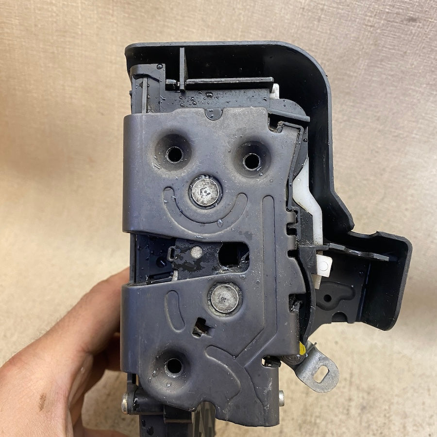 VOLVO S40/V50/C30 Ön Kapı Kilidi 30753664