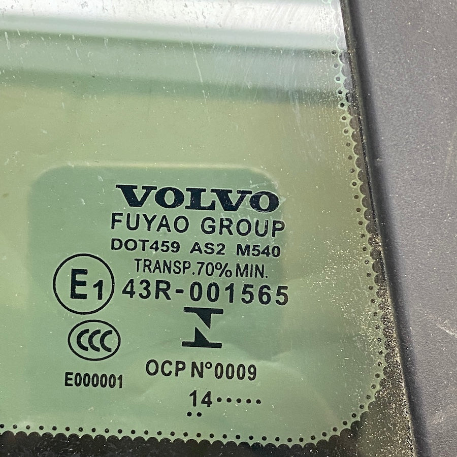 VOLVO S60 Arka Sağ Kelebek Camı 471630c