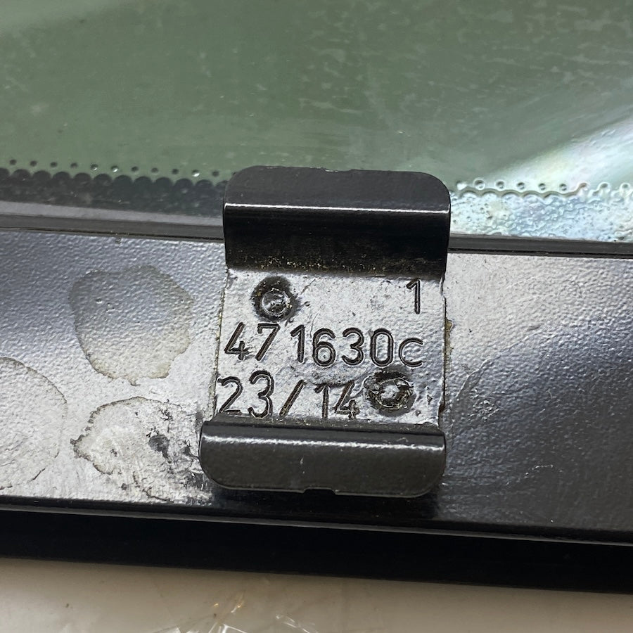 VOLVO S60 Arka Sağ Kelebek Camı 471630c