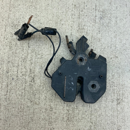 VOLVO S60 Bagaj Kilidi 9483765/9483764 2005