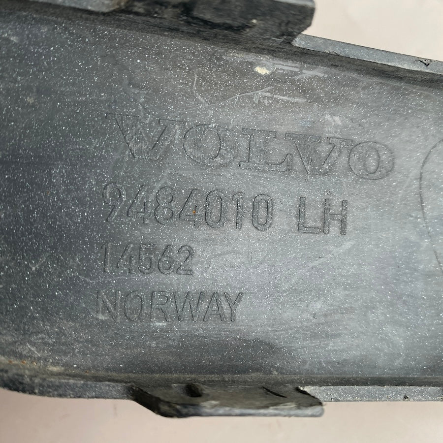 VOLVO S60 MK1 Ön Sol Tampon Çıtası 9484010