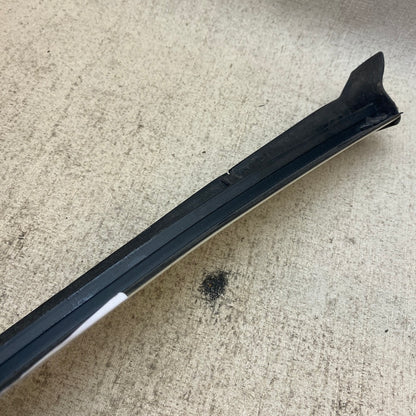 VOLVO S60 Ön Cam Çıtası Sağ 39992657