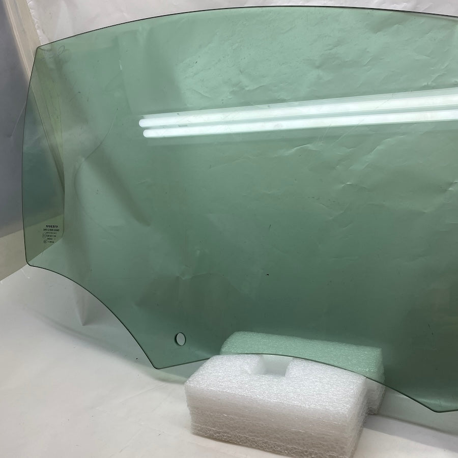 VOLVO S60 Ön Sağ Kapı Camı 43R-001106