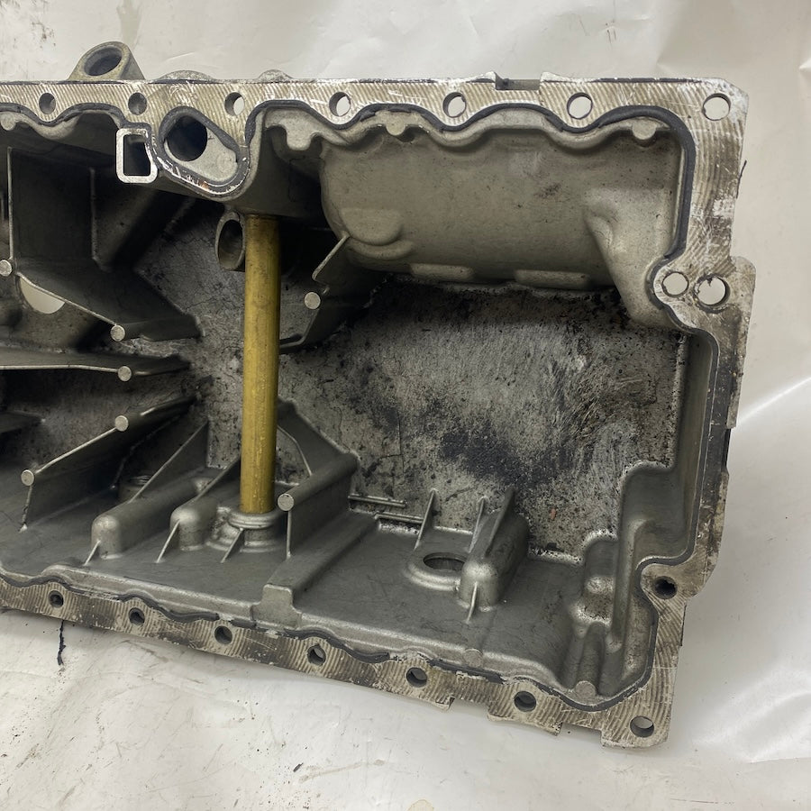 VOLVO S60/XC60/V70/V60/S80 D5 2,4 Motor Yağ Karteri