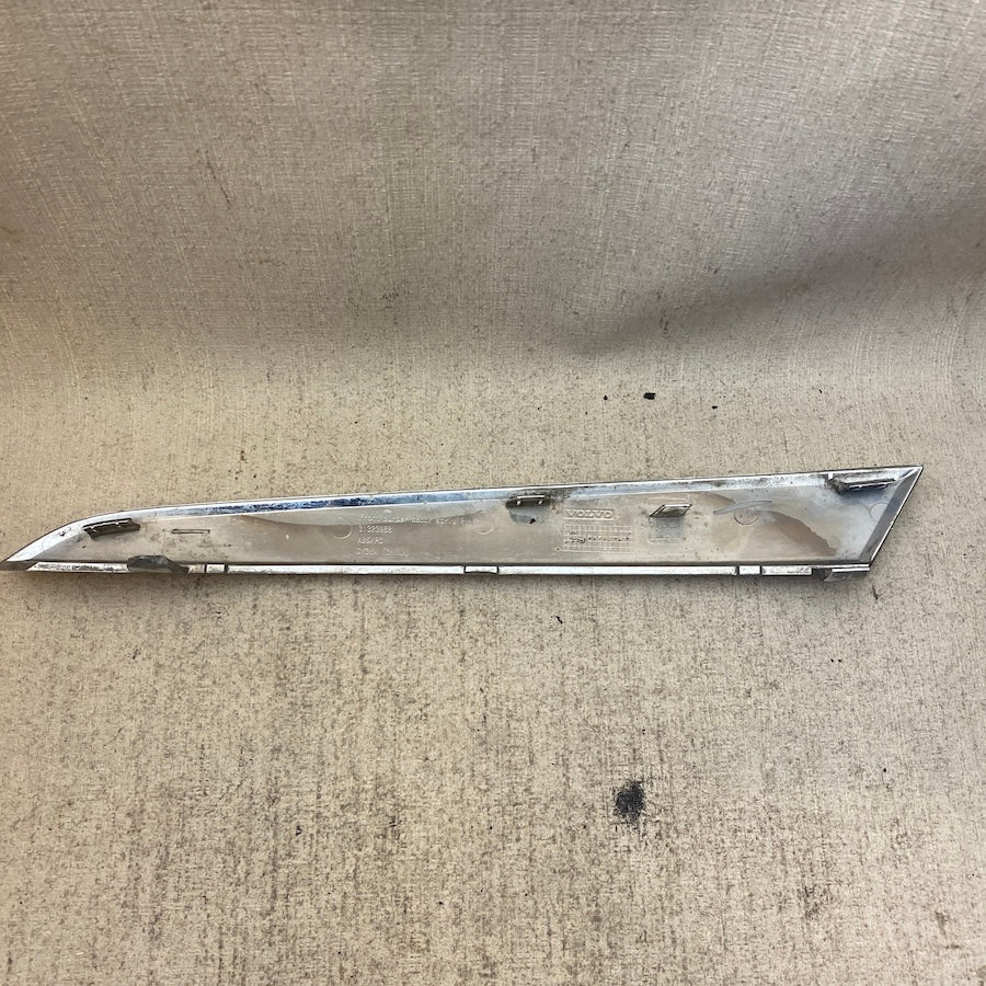 VOLVO S80 MK2 Ön Sağ Tampon Nikelaj Çıtası 31323988