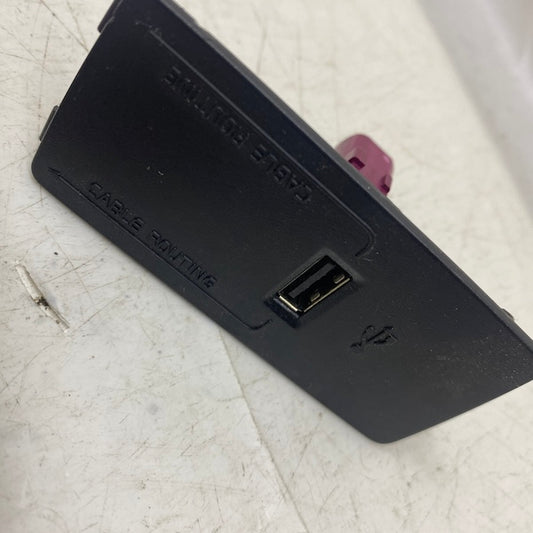 VOLVO S90/XC90 USB Giriş Bakalit 31380097-31497152 15-22