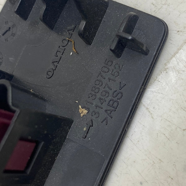 VOLVO S90/XC90 USB Giriş Bakalit 31380097-31497152 15-22