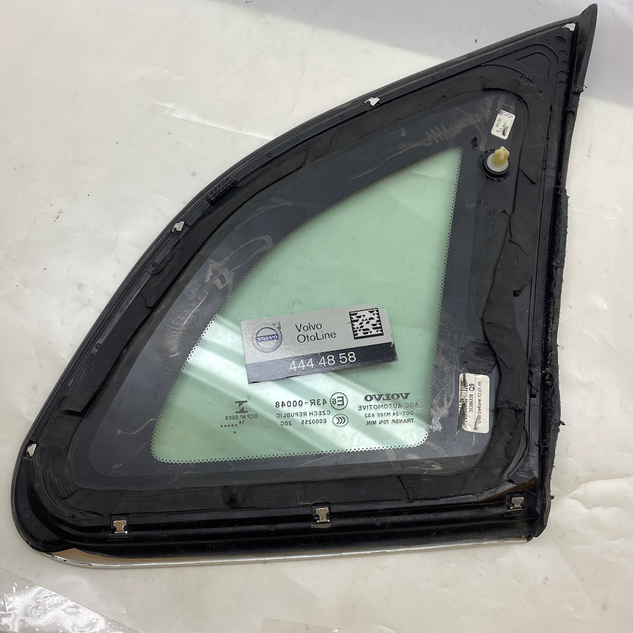 VOLVO V40 Arka Sol Kelebek Camı 31386778