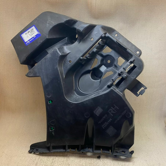 VOLVO V40 Arka Tampon Braketi 31395104/31395103