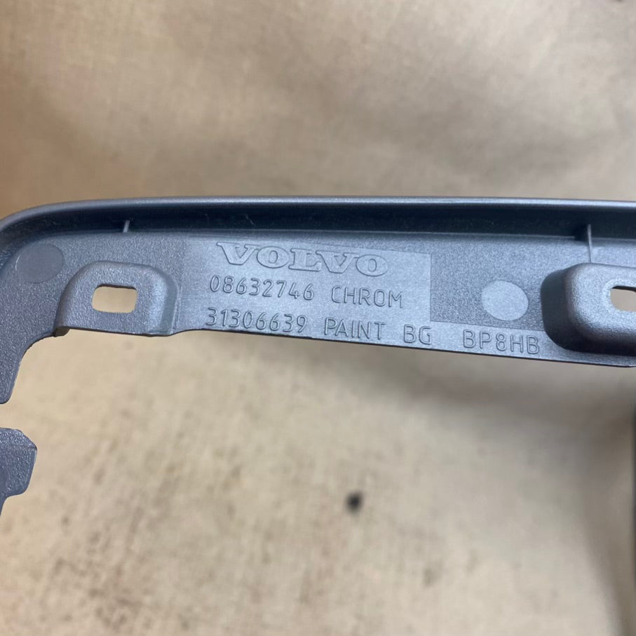 VOLVO V40 CROSS COUNTRY Orta Panel Krom Çerçeve 08632746