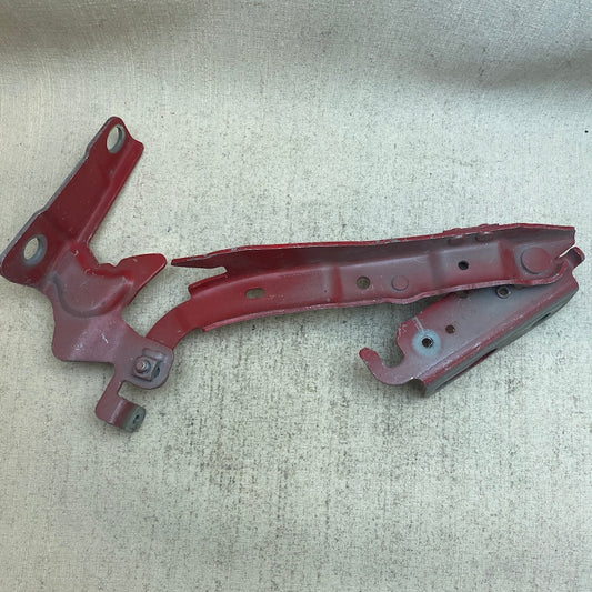 VOLVO V40 Kaput Menteşesi 31442085/31442084