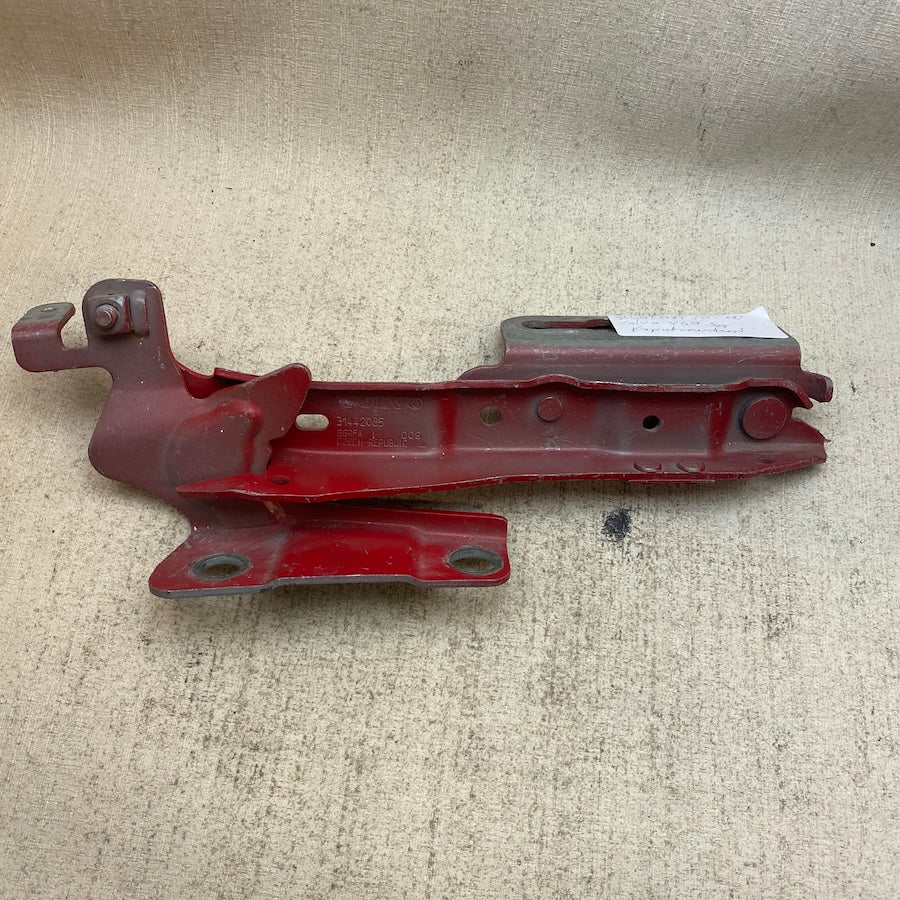 VOLVO V40 Kaput Menteşesi 31442085/31442084