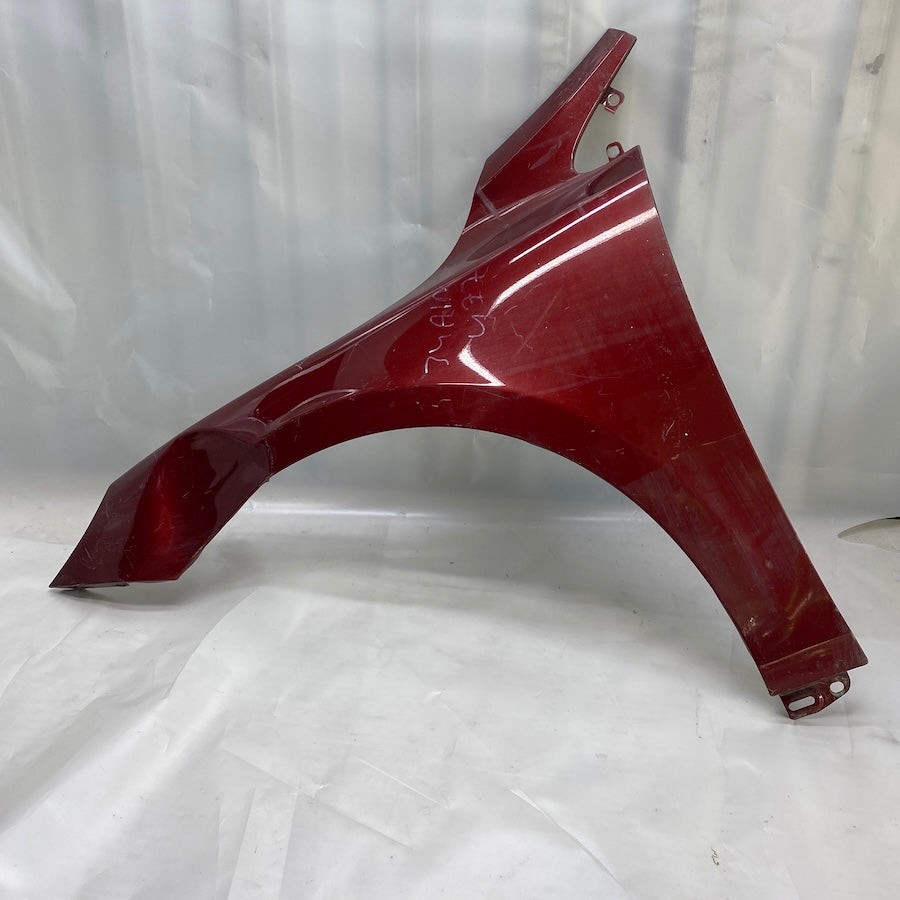 VOLVO V40 Ön Çamurluk 31301261 Orijinal Çıkma 2013-2018