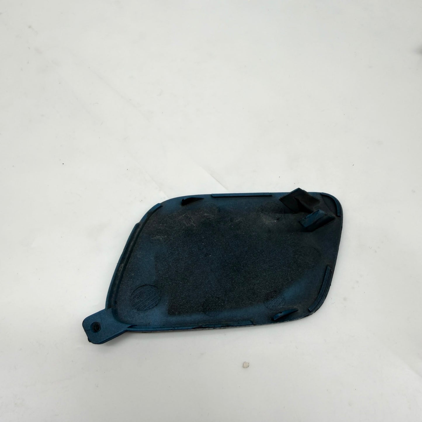 VOLVO V40 Ön Çeki Demir Kapağı 39814160 31347086 31425399 En Uygun Oto Parça
