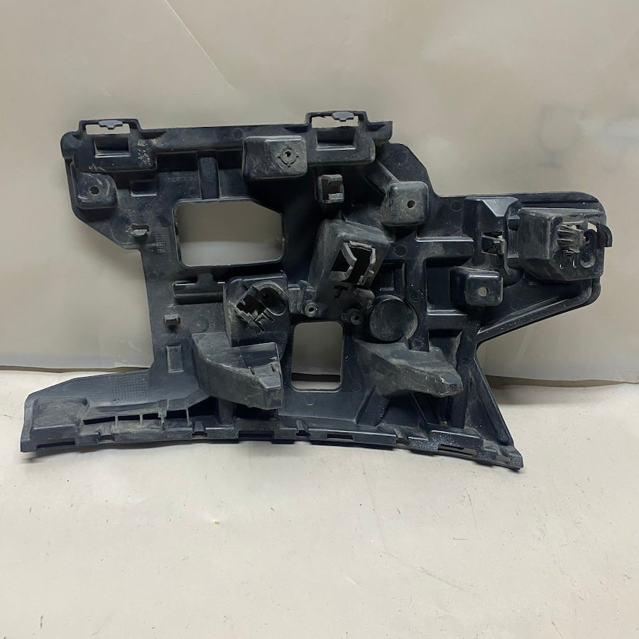 VOLVO V40 Ön Tampon Sol Braket 31283740