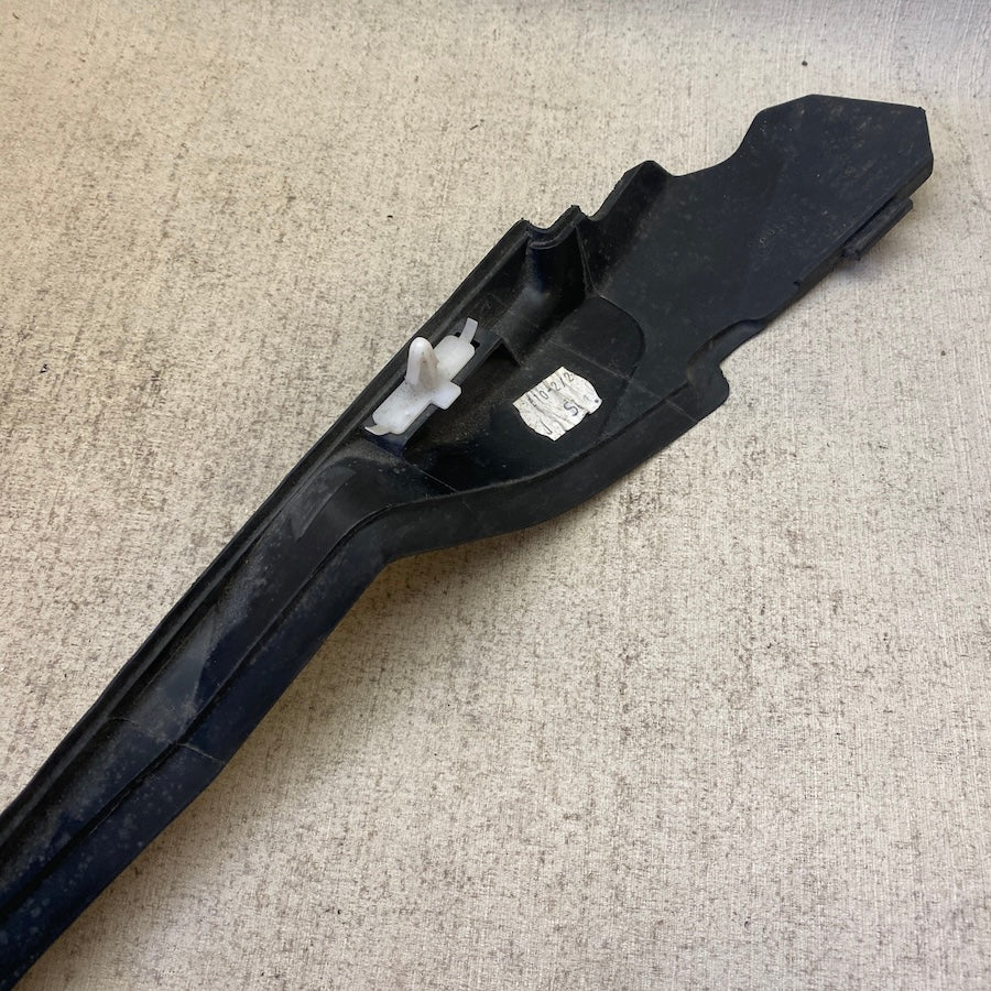 VOLVO V40 Sağ Ön Cam Çıtası 31378573