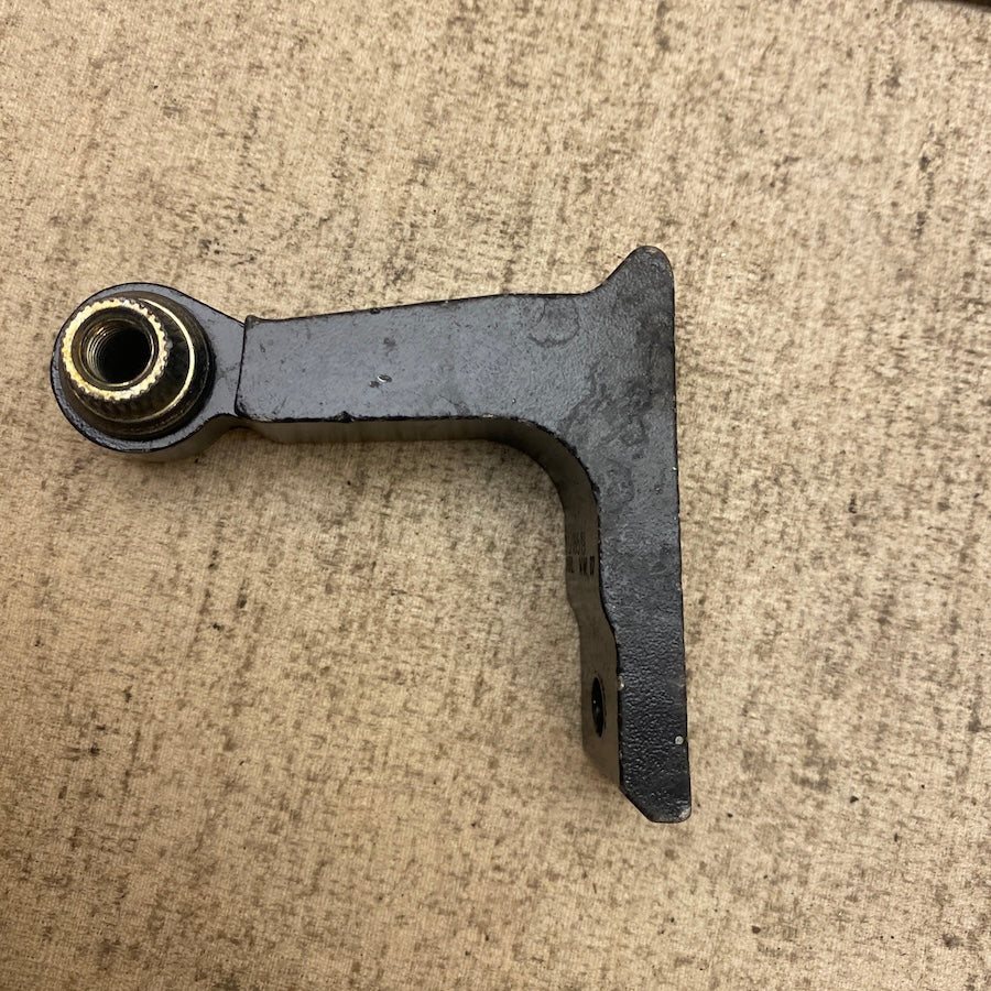 VOLVO V60 Arka Kapı Menteşesi 31218518/31218519