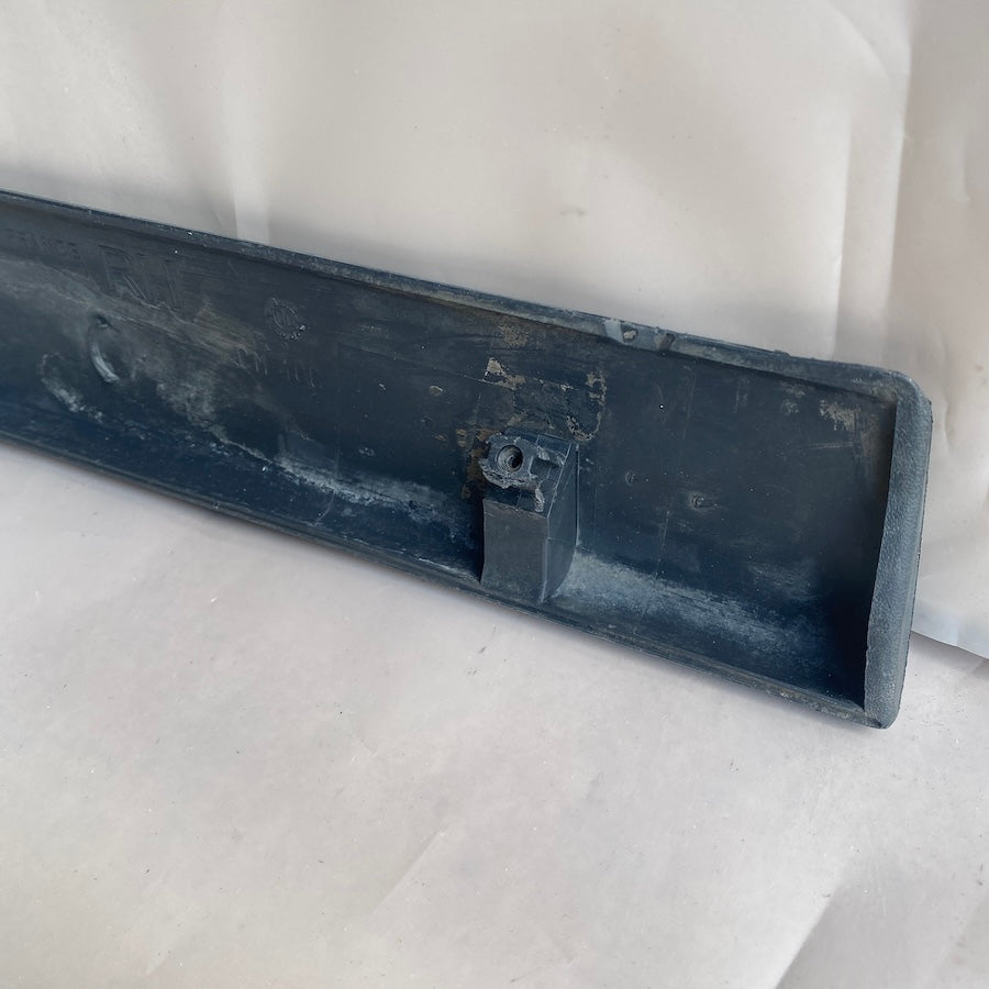 VOLVO V70 Arka Sağ Kapı Çıtası 9484228